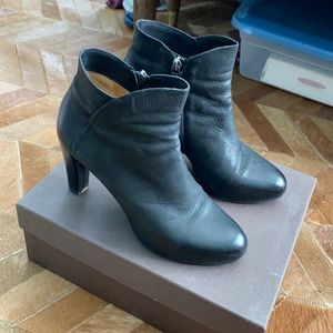 Heeled leather booties